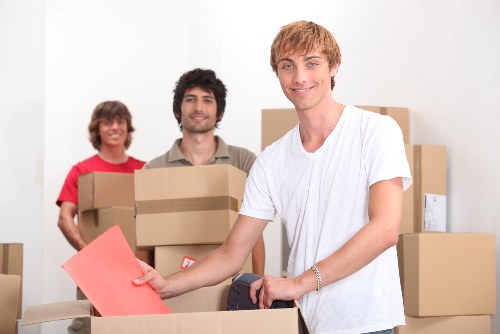 North Sheen moving van support for flats, houses, and businesses